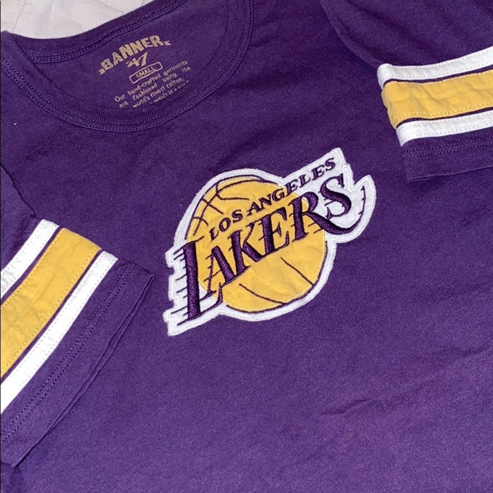 💛💜LAKERS TSHIRT WOMEN’s💛💜 Small